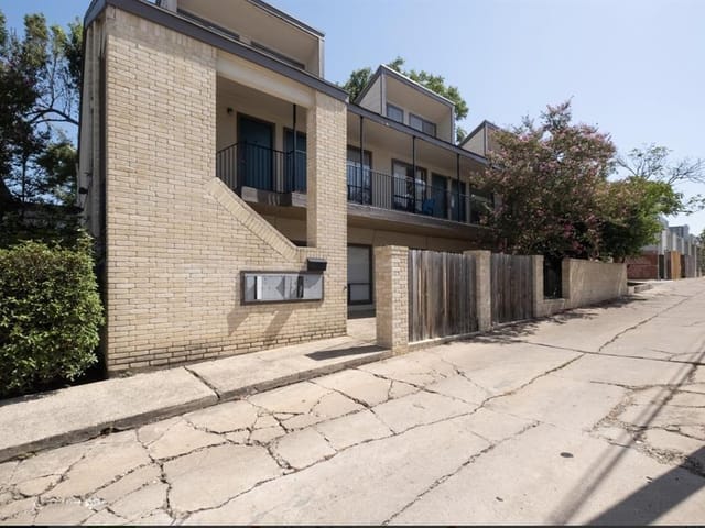 1905 SAN GABRIEL St Unit #201