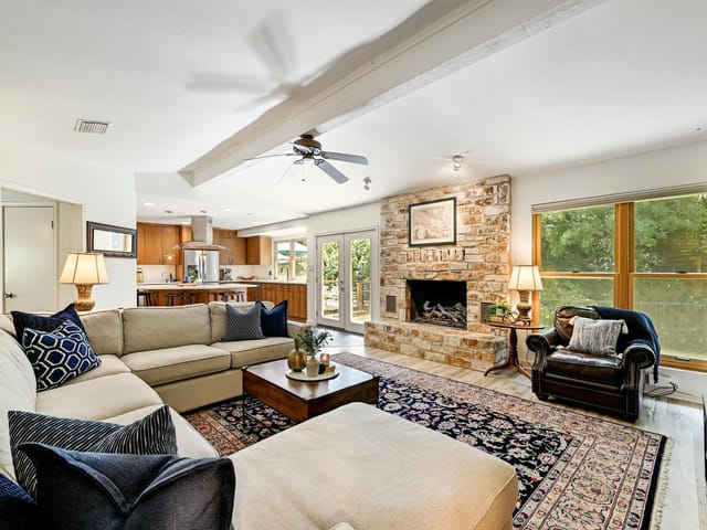 1905 Stoneridge RD