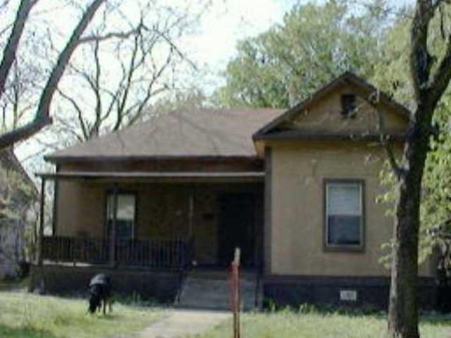 1906 EVA St