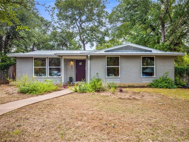 1906 Forestglade Dr