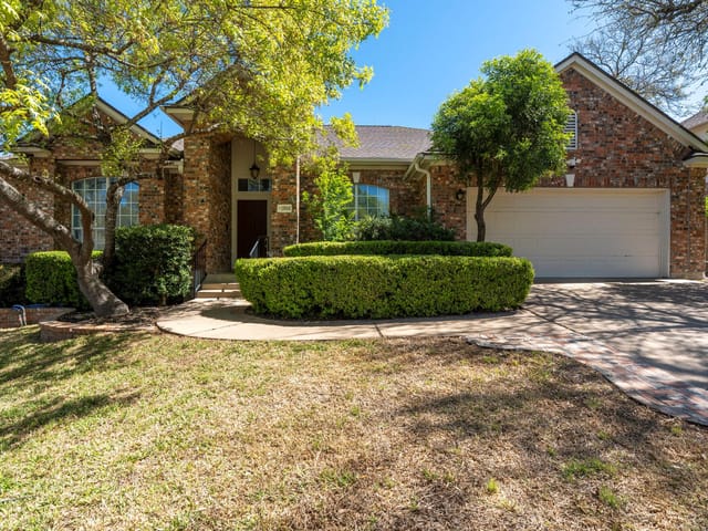 1906 Holly Hill Dr