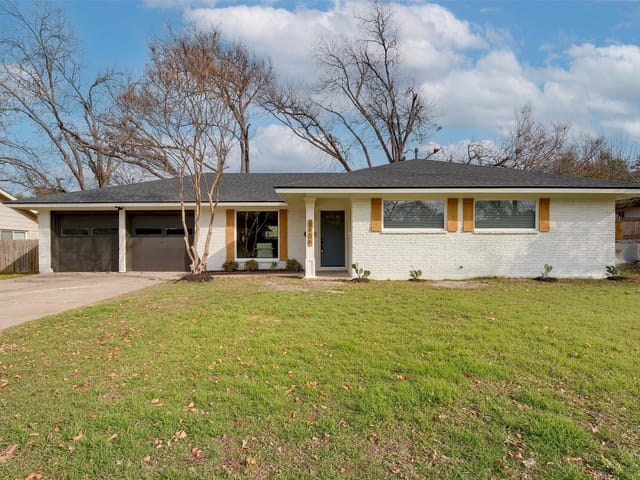 1906 Teakwood Dr