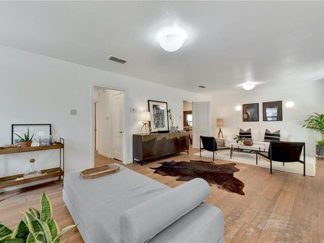 1906 Vista Ln