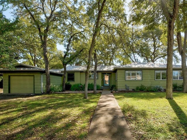 1907 Arthur LN