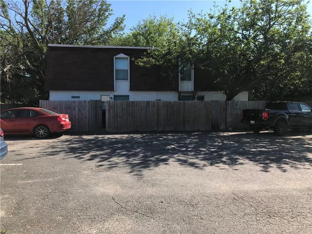 1907 Hearthstone Dr