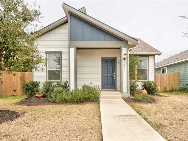1907 Rinker Ranch Dr