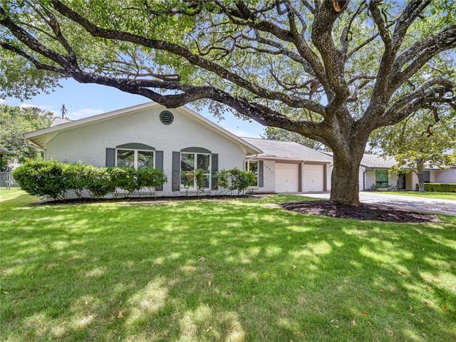 1907 Teakwood Dr