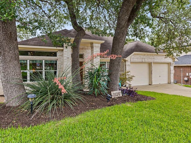 1909 Holly Hill DR