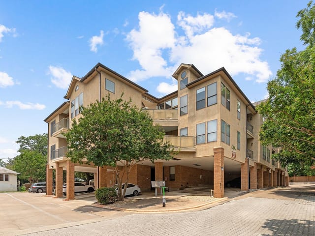 1910 Robbins Pl Unit #101