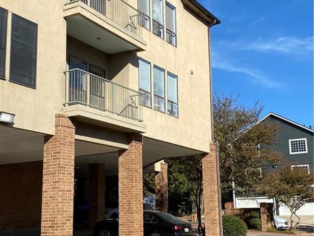 1910 Robbins Pl Unit #102