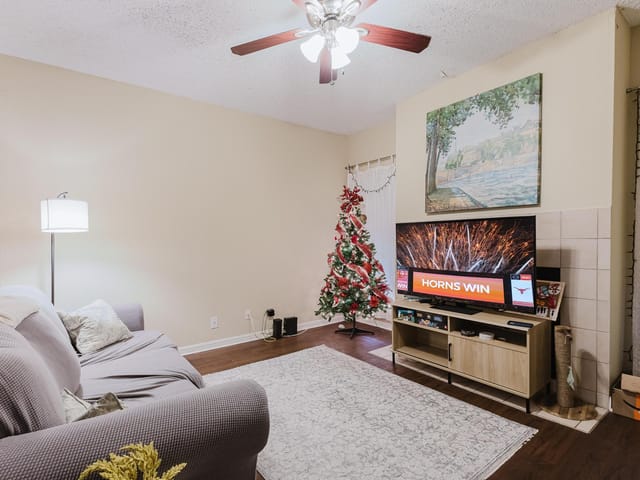 1910 Robbins PL Unit #207