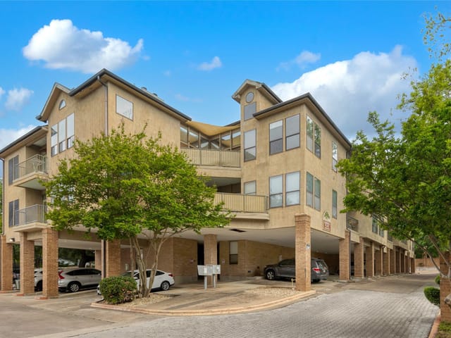 1910 Robbins Pl Unit #211