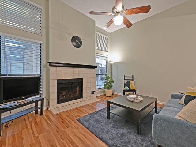 1910 Robbins Pl Unit #303