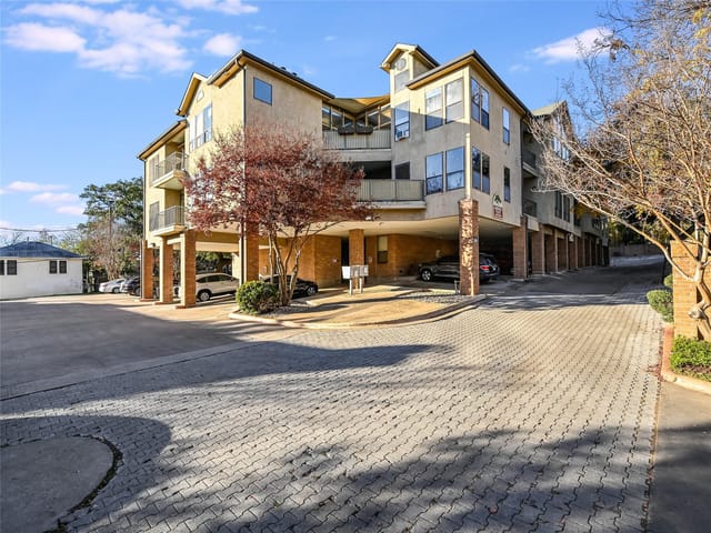1910 Robbins Pl Unit #311