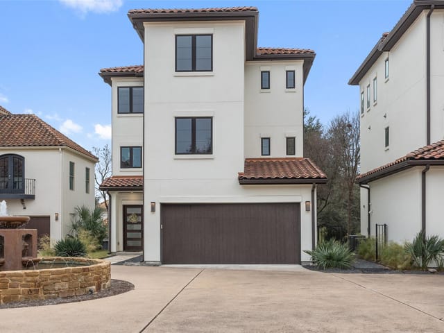 1910 Rue De St Tropez Unit #2