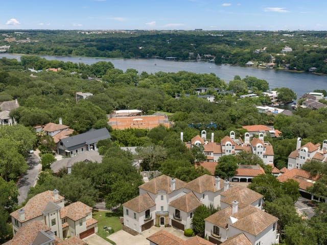 1910 Rue De St Tropez Unit #6