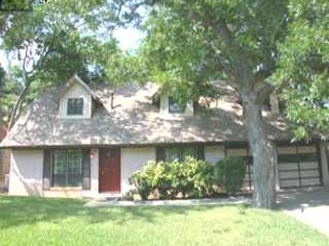 1911 Edgeware Dr
