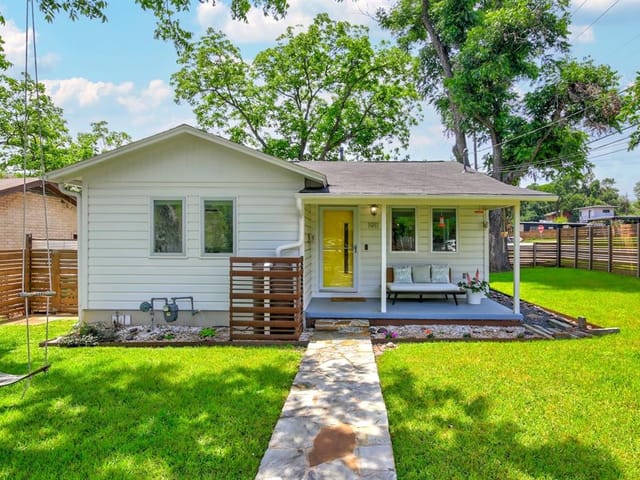 1911 Frazier Ave