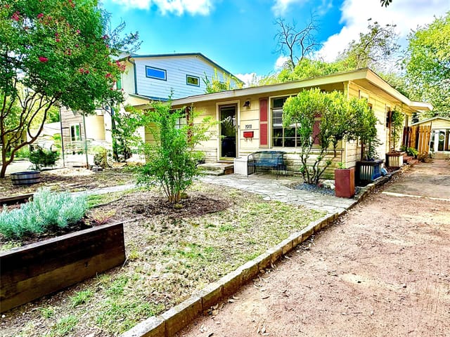 1911 Pasadena Dr