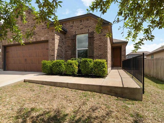 1911 Prickly Pear Dr