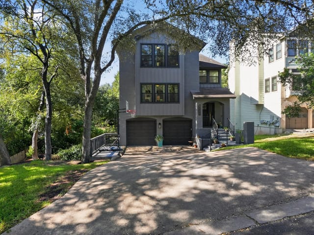 1911 Stoneridge RD