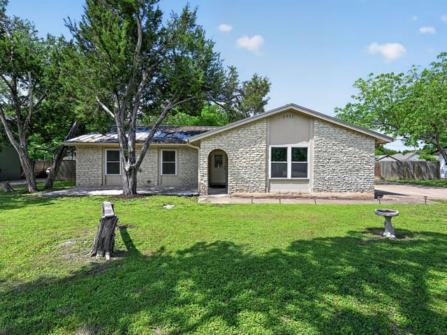 1911 Tipperary Dr