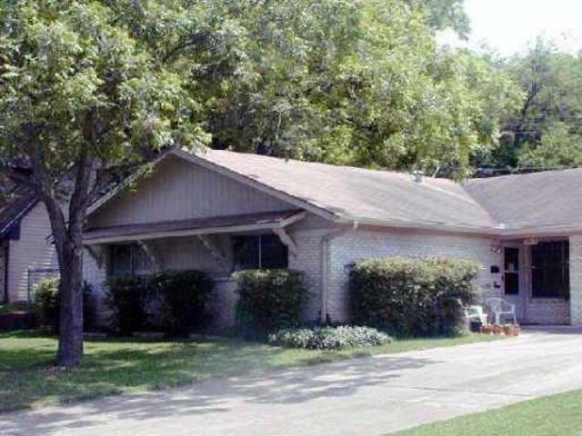 1913 EDGEWARE DR