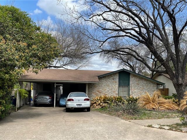 1916 Larchmont Dr
