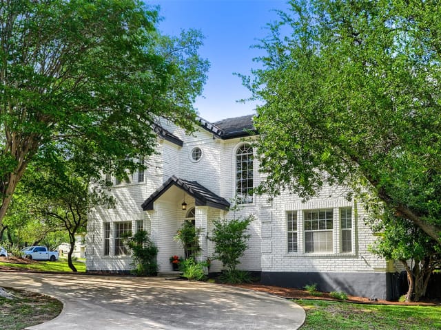1918 Lakeway Blvd - front exterior - Luxury home in Lakeway Sec 22, Lakeway, TX