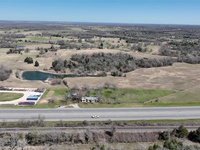 1918 W Us Highway 79