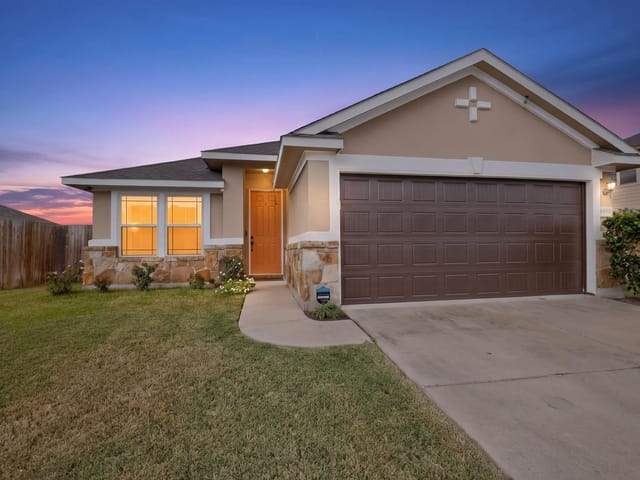 19201 Nicole LN
