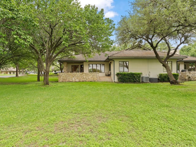 1927 Clubhouse Hill Dr Unit #14