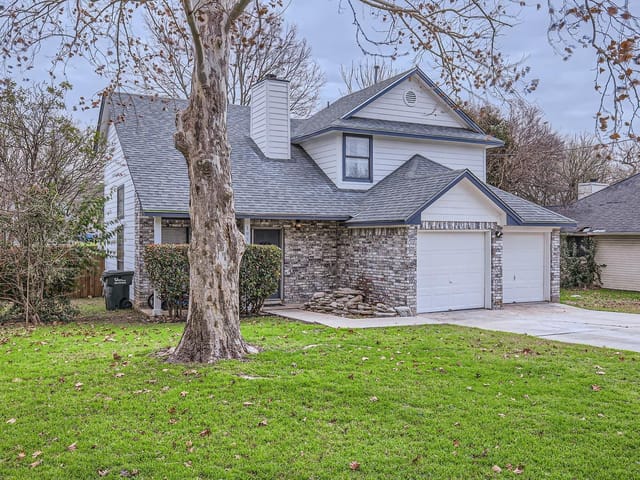 1931  Lisa Ln