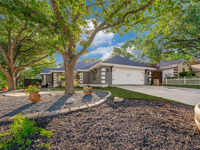 1933 Squire Circle