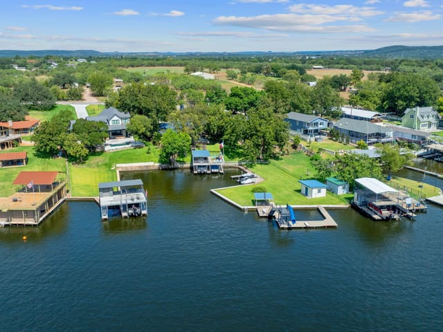 1940  Williams Lakeshore Dr