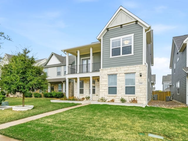 1941  Winston Way