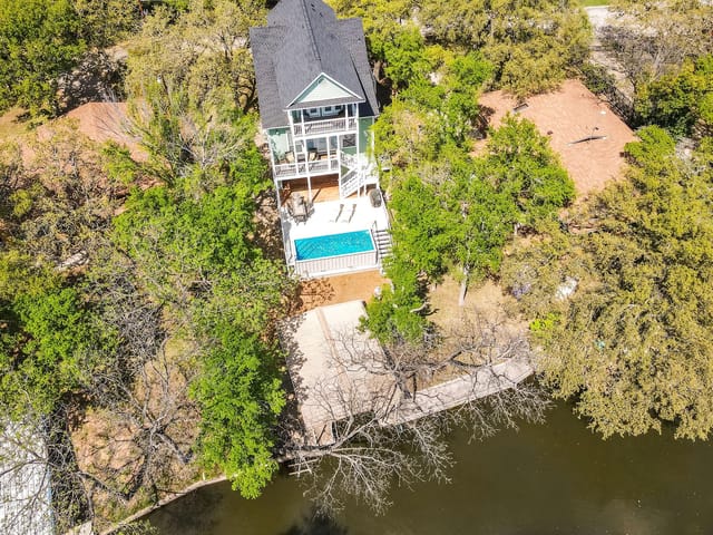 1943 Glencove Dr