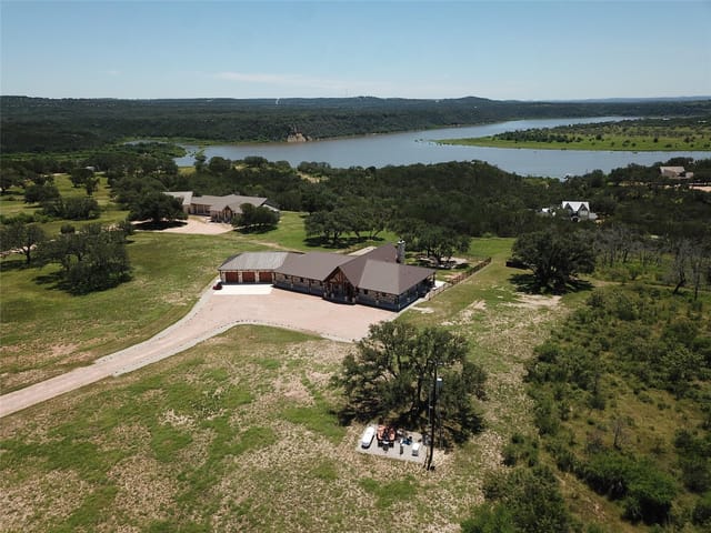195 Chimney Cove Dr