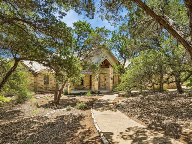 19586 Sandcastle DR - front exterior - Luxury home in Coves On Lake Travis Ph 1 Sec, Spicewood, TX