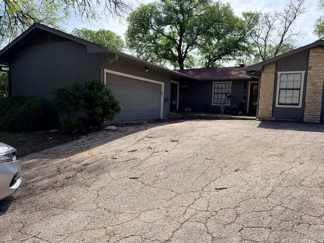 2 Acacia Dr