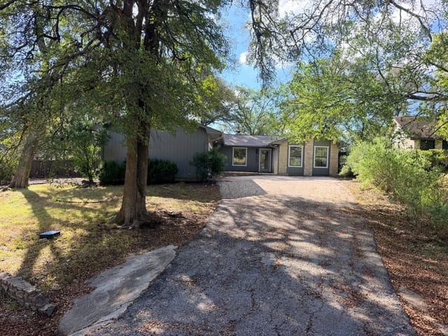 2 Acacia DR