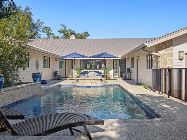 2 Coleridge Ln