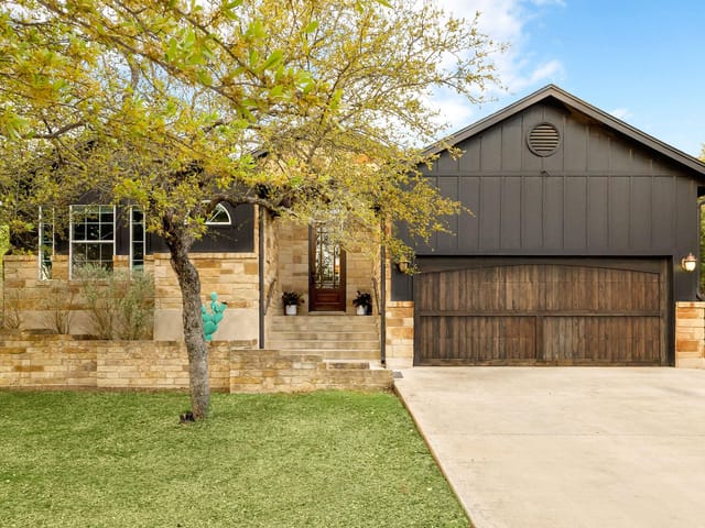 2 Crooked Arrow Ct