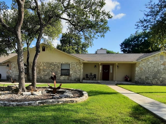 20 Saddle Rock RDG