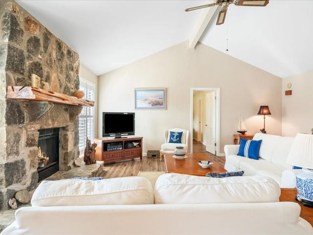 20 Saddle Rock Rdg