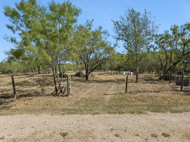 200 Armstrong RD