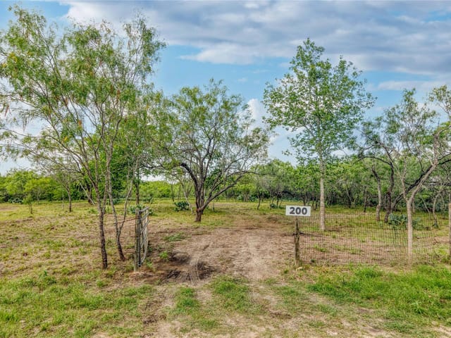 200 Armstrong Rd