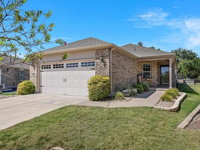 200 Comal LN