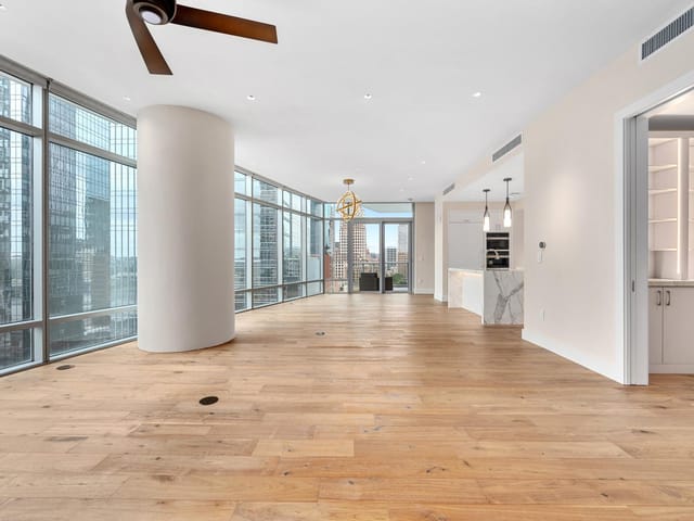 200 Congress Ave Unit #15E