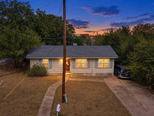 200 E Hoopes Ave